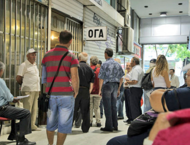 Τεκμήρια - κόφτες σε χιλιάδες επιδόματα του ΟΓΑ